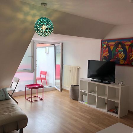 Studio Ochsenfurt Mit Sonnigem Balkon Bagian luar foto