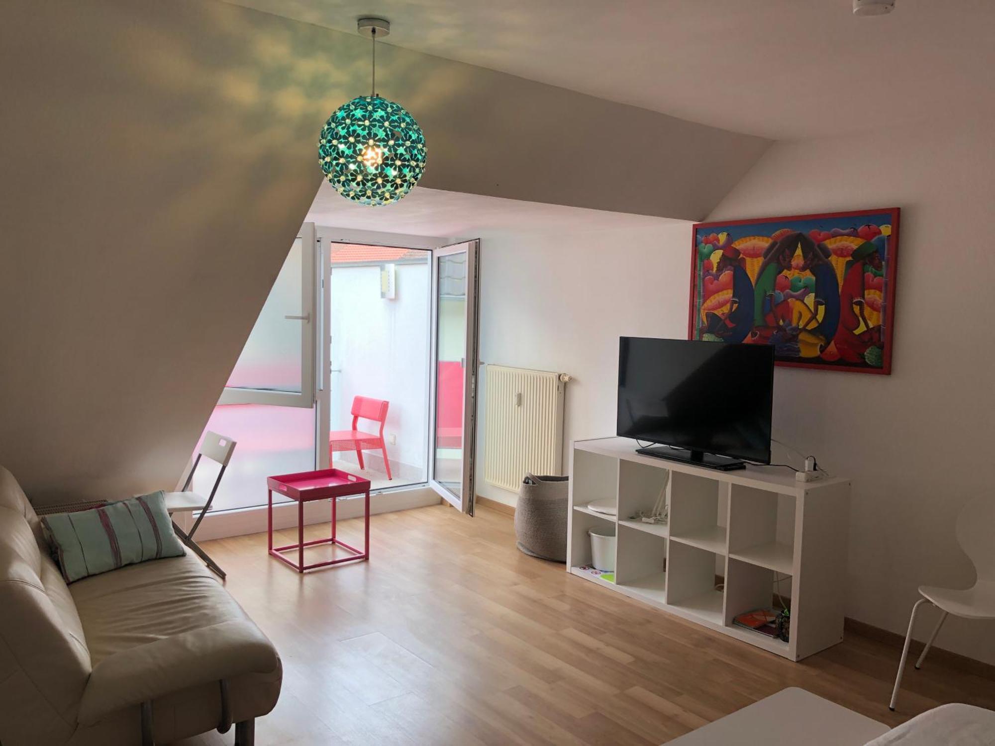 Studio Ochsenfurt Mit Sonnigem Balkon Bagian luar foto