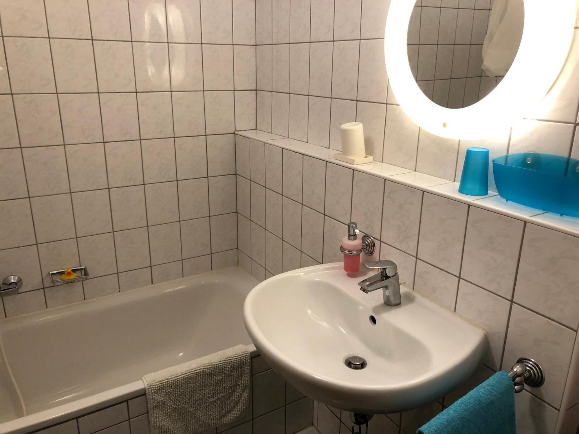 Studio Ochsenfurt Mit Sonnigem Balkon Bagian luar foto