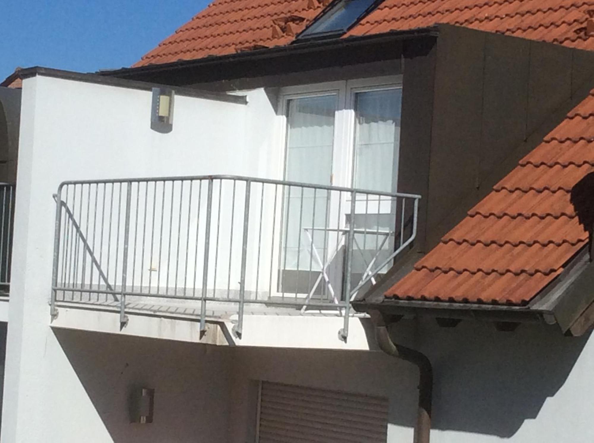 Studio Ochsenfurt Mit Sonnigem Balkon Bagian luar foto