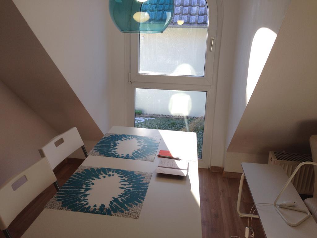Studio Ochsenfurt Mit Sonnigem Balkon Bagian luar foto