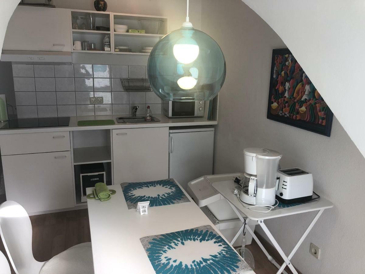 Studio Ochsenfurt Mit Sonnigem Balkon Apartment Bagian luar foto